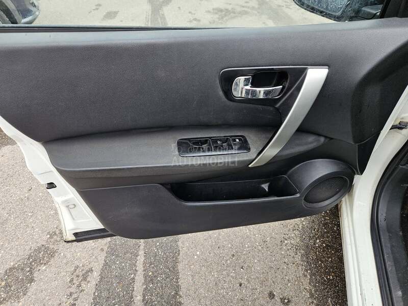 Nissan Qashqai + 2 A K C I J A
