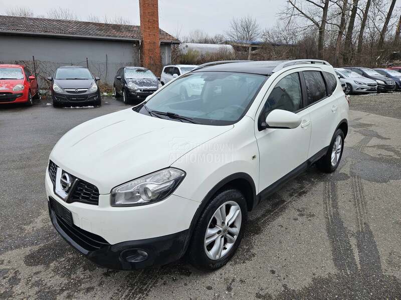 Nissan Qashqai + 2 A K C I J A