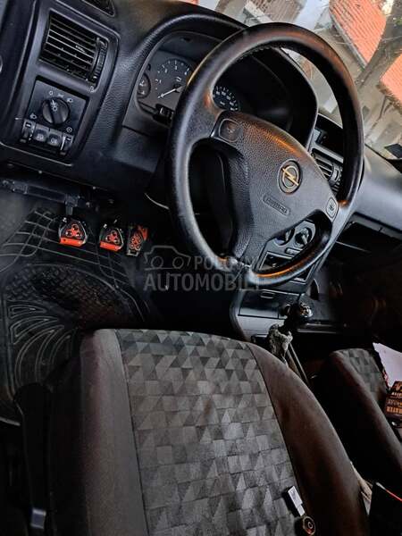 Opel Astra G 