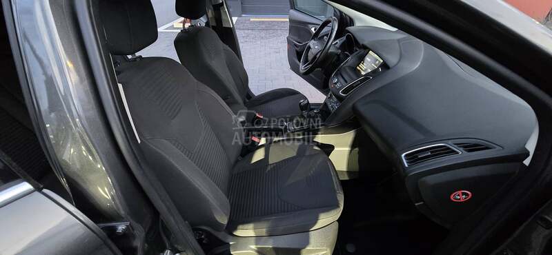 Ford Focus 1.6TNG/NAV/o p i s