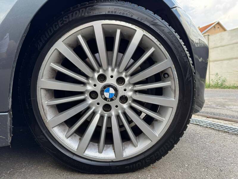 BMW 328 2.0 i 4x4 LUXURY CH