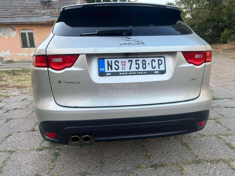 Jaguar F pace 