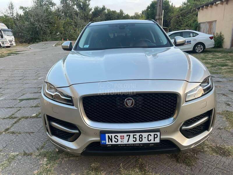 Jaguar F pace 