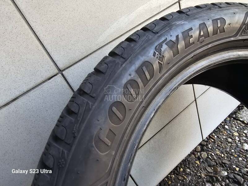 Goodyear 205/50 R17 Zimska