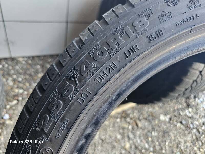 Dunlop 255/40 R18 Zimska