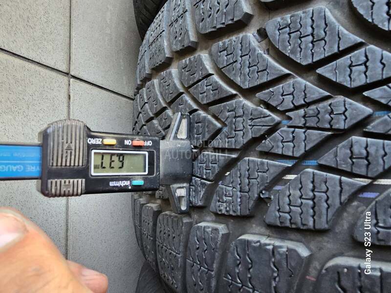 Dunlop 255/40 R18 Zimska