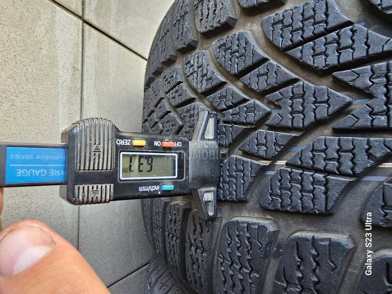 Dunlop 255/40 R18 Zimska