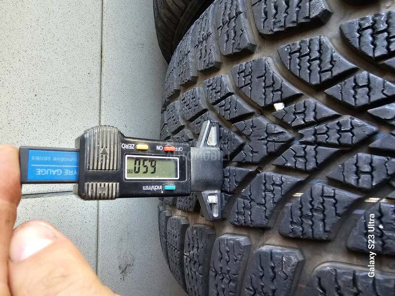 Dunlop 255/40 R18 Zimska