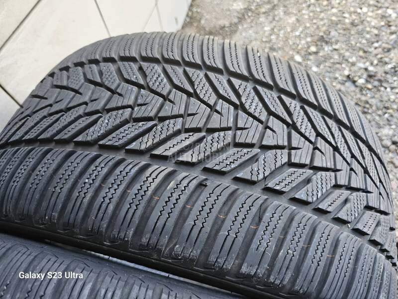 Hankook 255/35 R19 Zimska