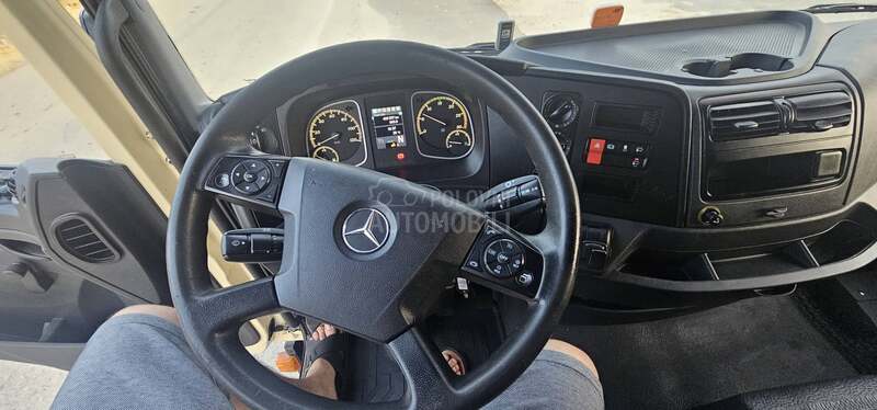 Mercedes Benz 816. 5.2m