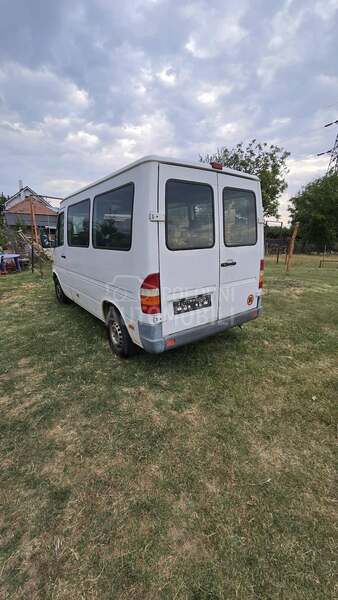 Mercedes Benz Sprinter 216
