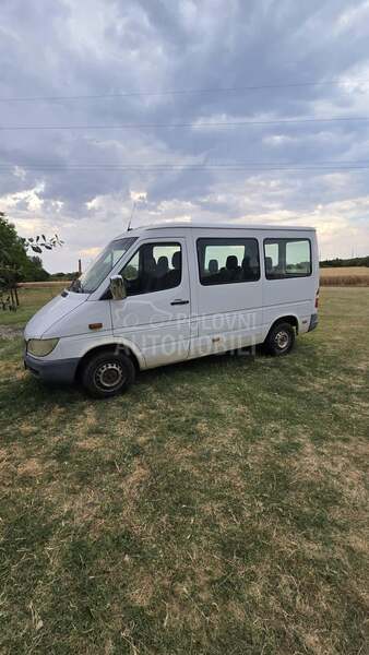 Mercedes Benz Sprinter 216