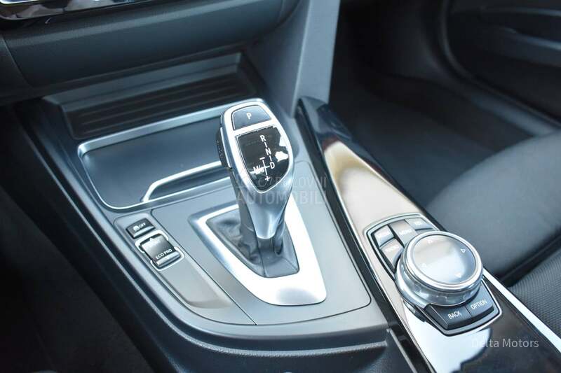 BMW 320 i Sport Line