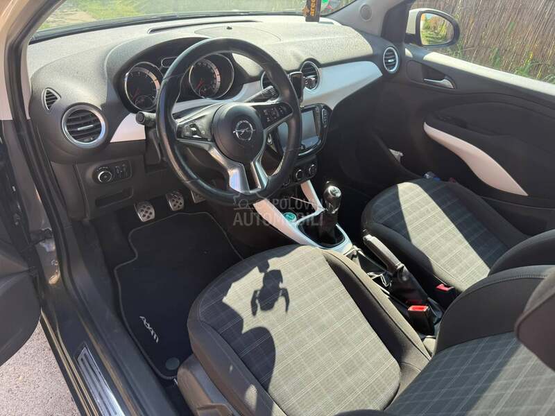Opel Adam 