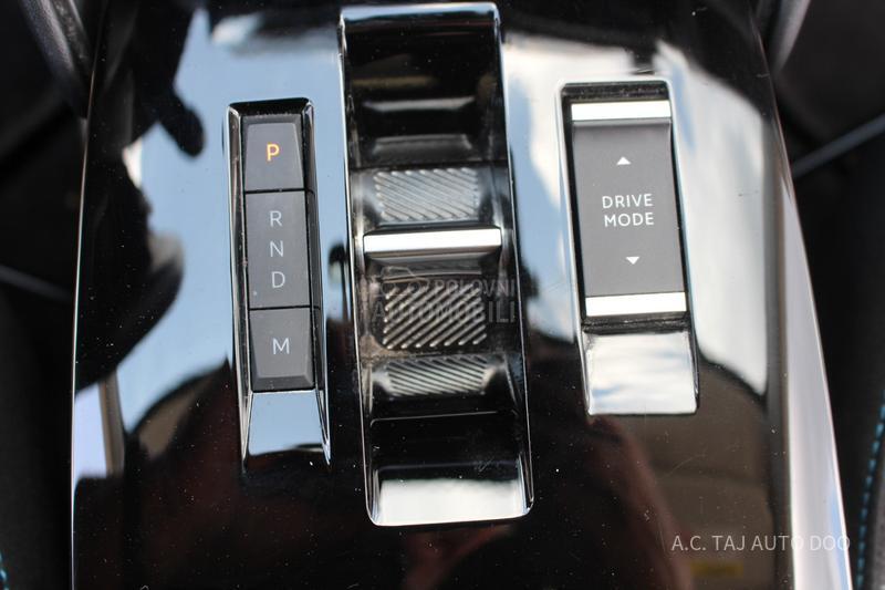 Citroen C4 1.5 EAT8 130 HEAD UP