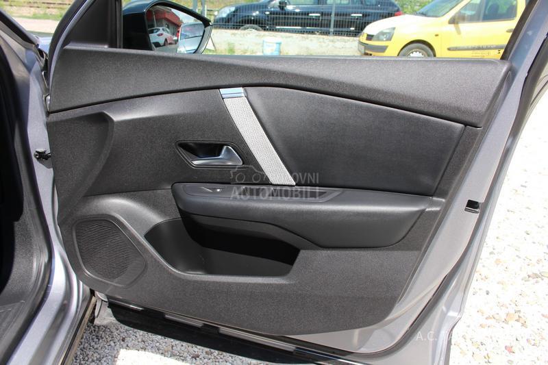 Citroen C4 1.5 EAT8 130 HEAD UP