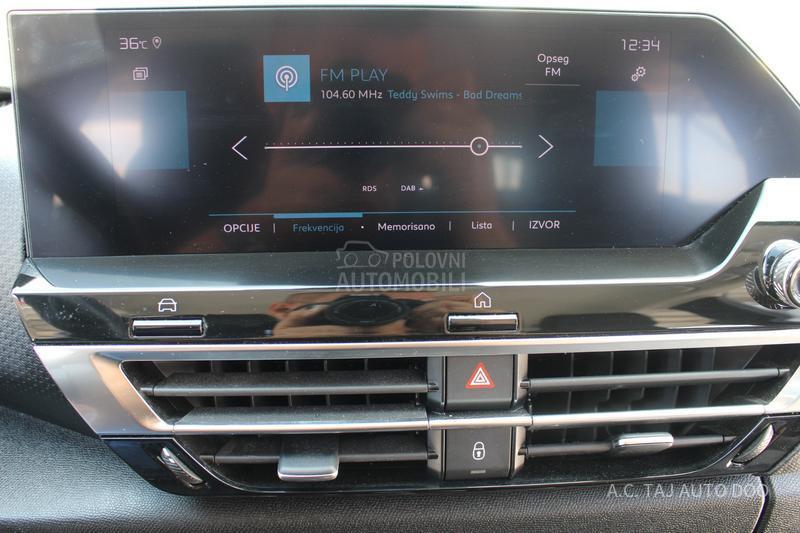 Citroen C4 1.5 EAT8 130 HEAD UP