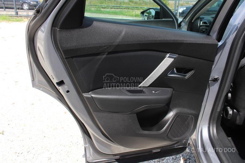 Citroen C4 1.5 EAT8 130 HEAD UP