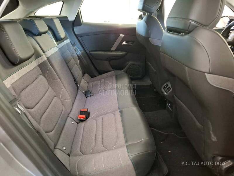 Citroen C4 1.5 EAT8 130 HEAD UP