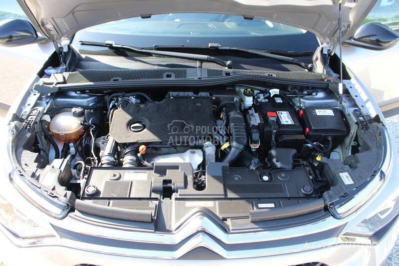 Citroen C4 1.5 EAT8 130 HEAD UP