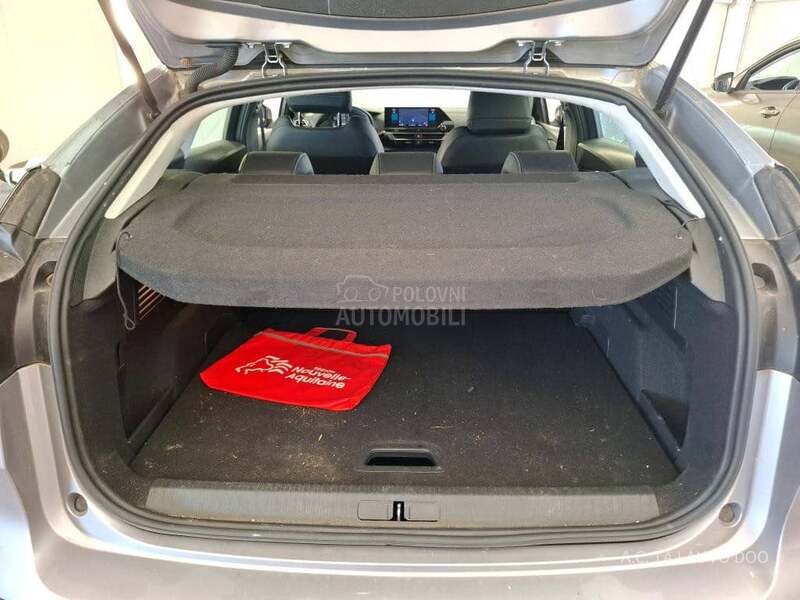 Citroen C4 1.5 EAT8 130 HEAD UP