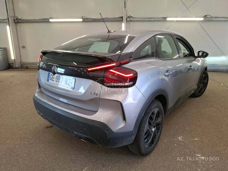Citroen C4 1.5 EAT8 130 HEAD UP