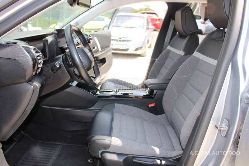 Citroen C4 1.5 EAT8 130 HEAD UP