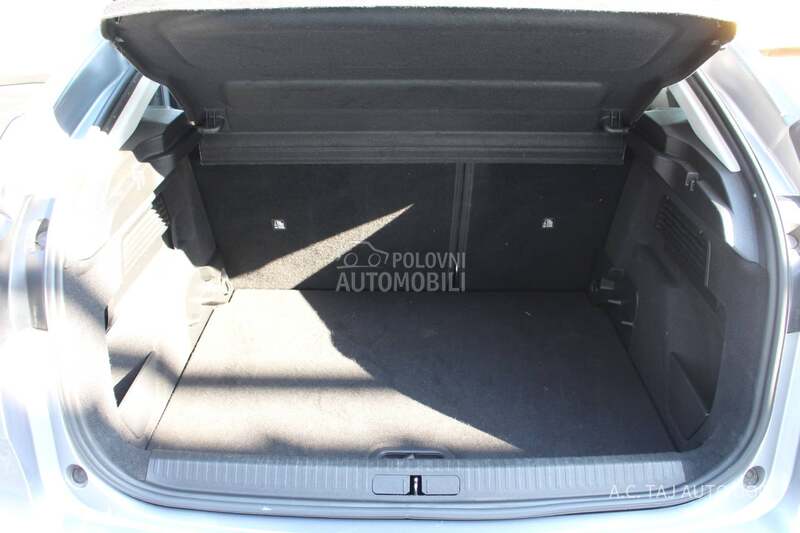 Citroen C4 1.5 EAT8 130 HEAD UP