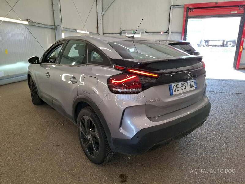 Citroen C4 1.5 EAT8 130 HEAD UP