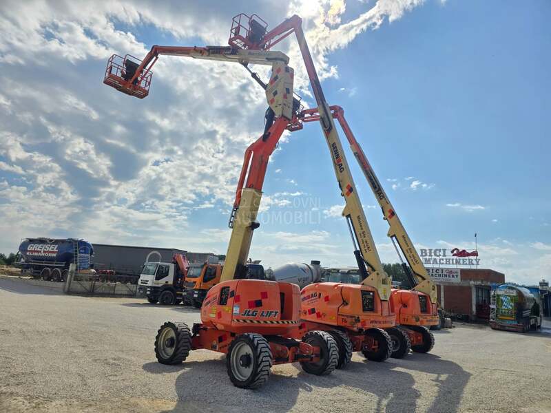 JLG 600AJ