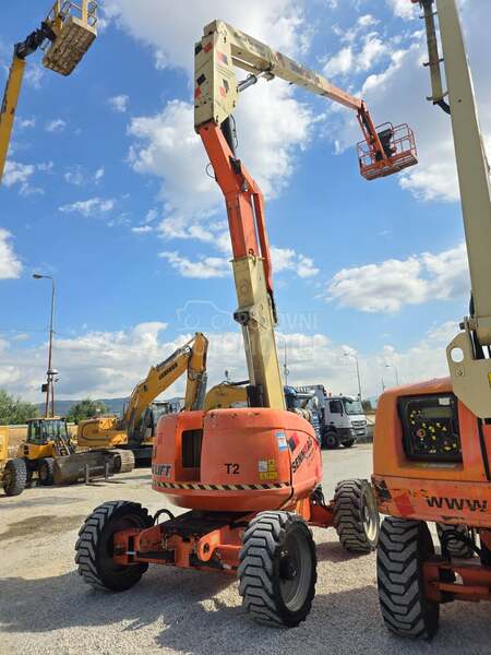 JLG 600AJ