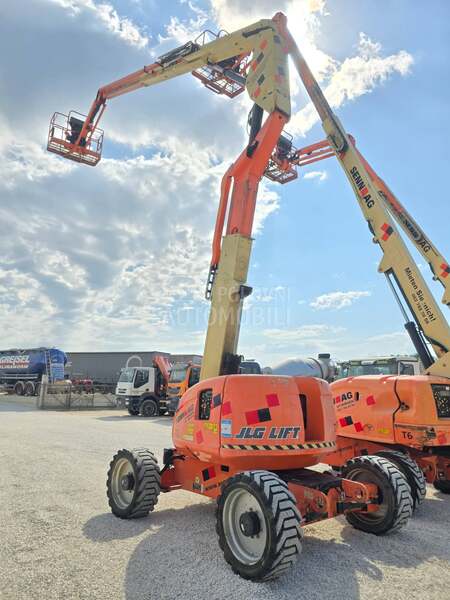 JLG 600AJ