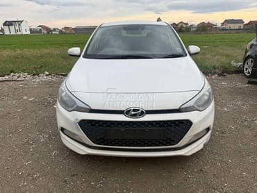 Hyundai i20 2016. god. -  kompletan auto u delovima
