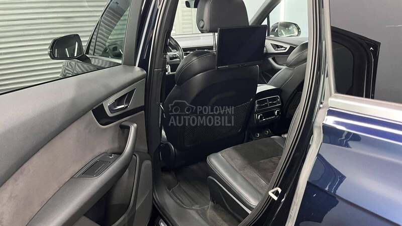 Audi Q7 s line