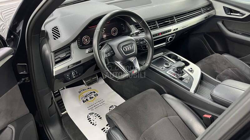 Audi Q7 s line