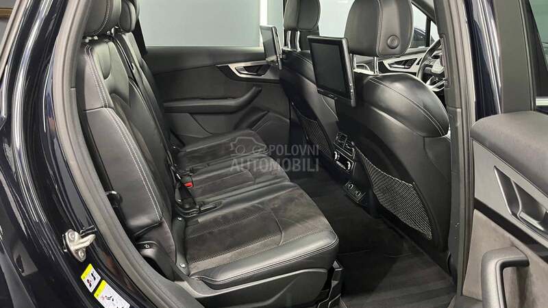 Audi Q7 s line