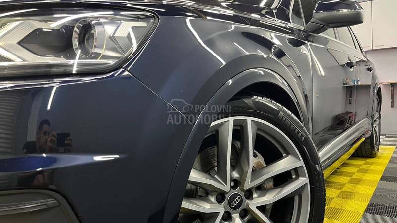 Audi Q7 s line