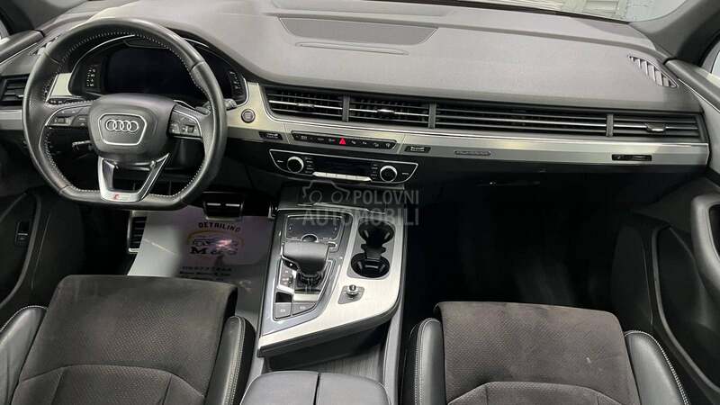 Audi Q7 s line