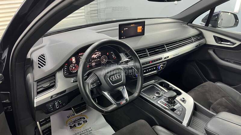 Audi Q7 s line