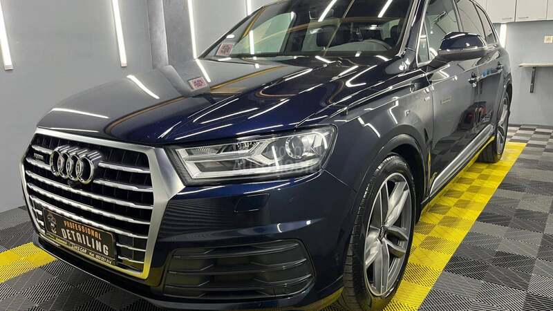 Audi Q7 s line