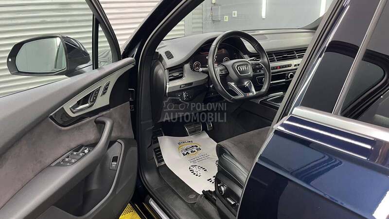 Audi Q7 s line
