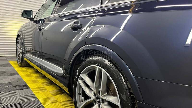 Audi Q7 s line