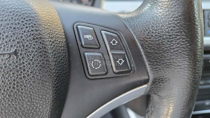 BMW 318 M.F Volan/TEMP/NAV.I