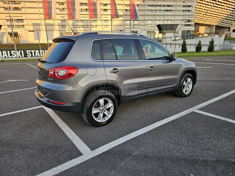 Volkswagen Tiguan 2.0 tsi dsg 4x4