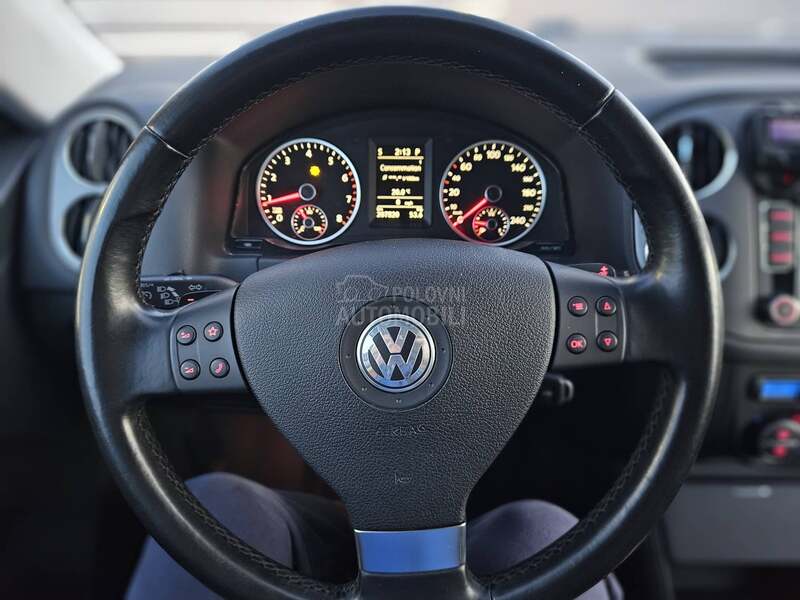 Volkswagen Tiguan 2.0 tsi dsg 4x4
