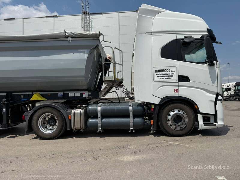 Iveco AS440ST
