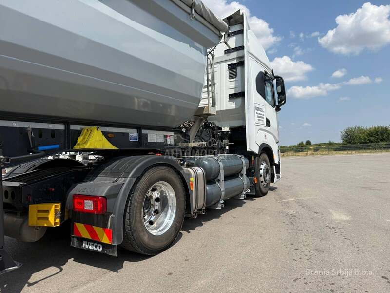 Iveco AS440ST