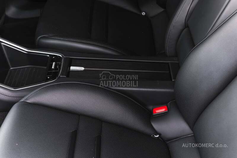 Porsche Panamera 4 E-HYBRID Platinum