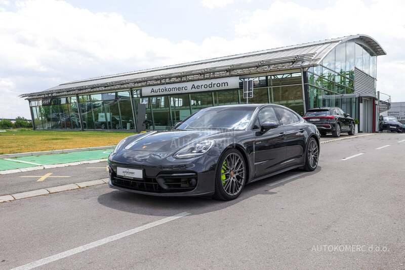 Porsche Panamera 4 E-HYBRID Platinum