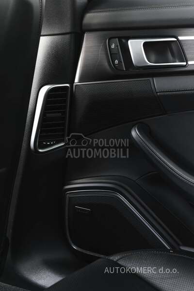 Porsche Panamera 4 E-HYBRID Platinum